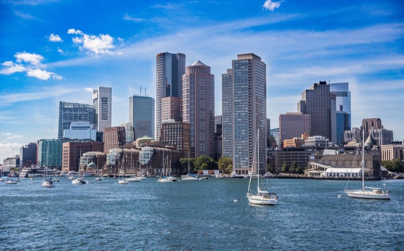 Värde Partners and Hawkins Way Capital have purchased the Sheraton Boston Hotel in the Back Bay neighborhood of downtown Boston, MA from Host Hotels & Resor.