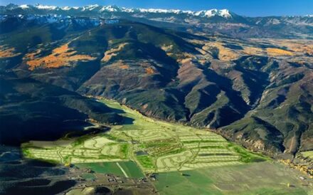 Marcus & Millichap closed the sale of a golf course and reidential development opportunity in Colorado's Vail Valley